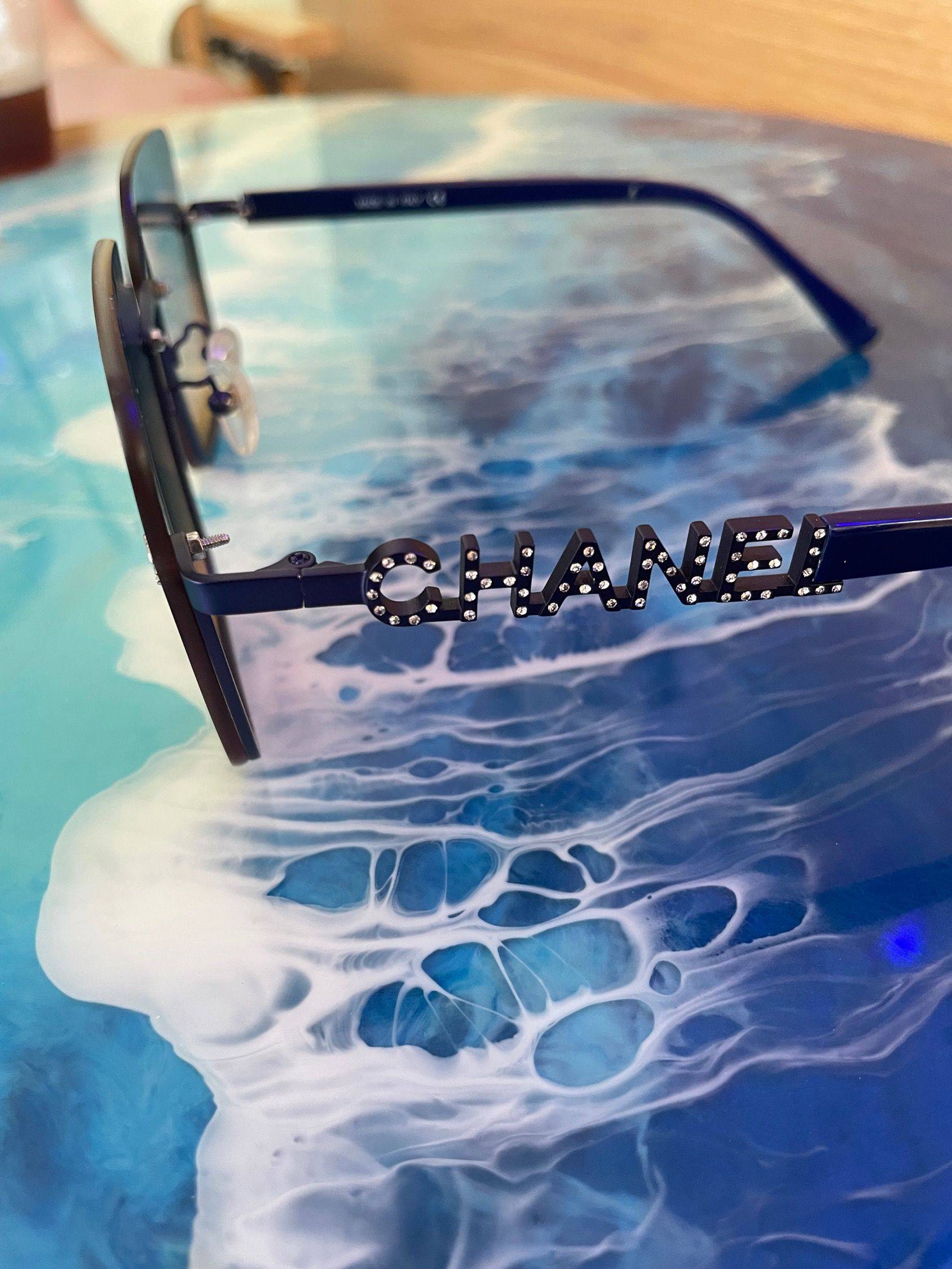 香奈儿 墨镜 茶色撞深咖 美到爆！ 只怪_3