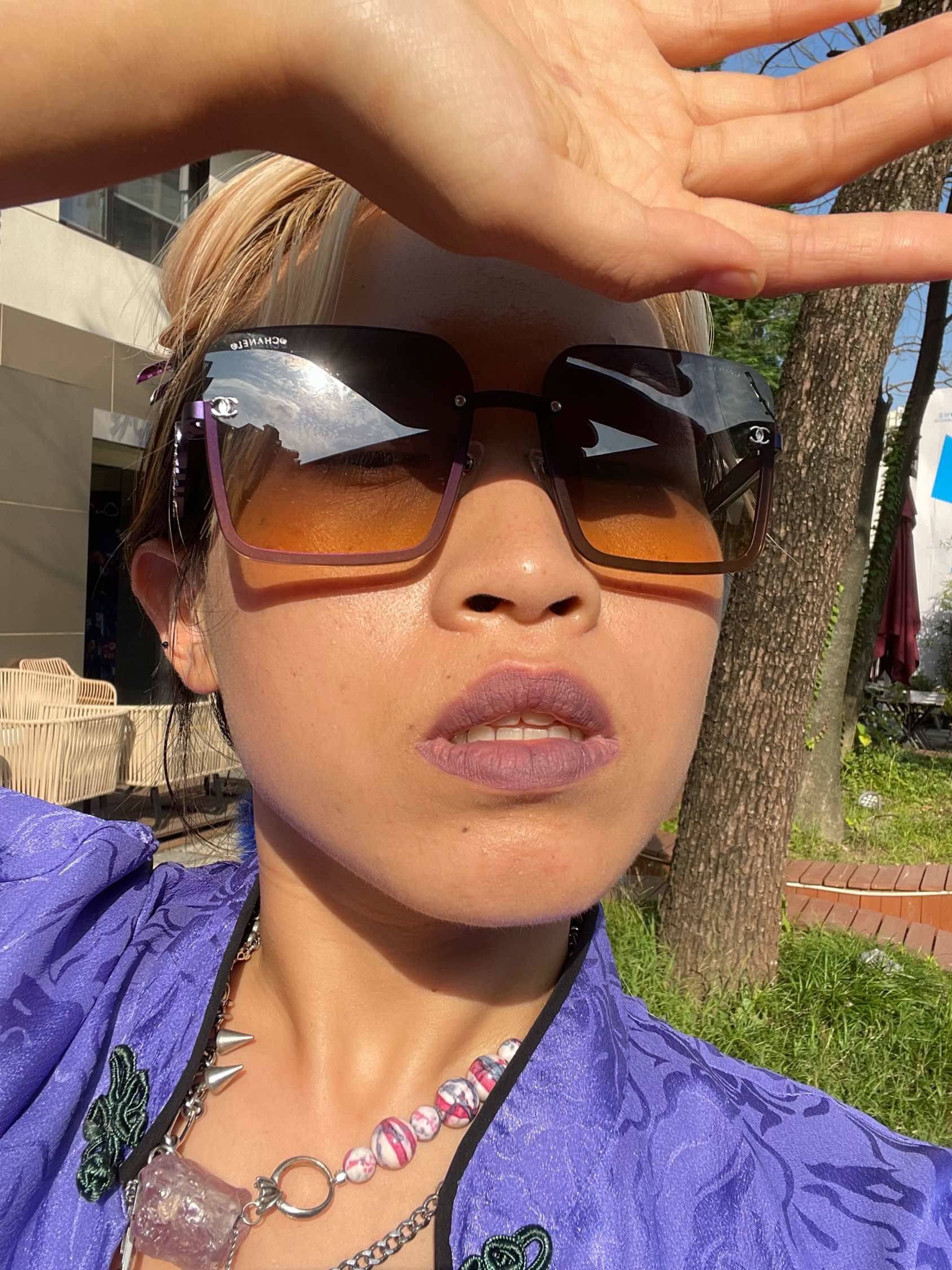 香奈儿 墨镜 茶色撞深咖 美到爆！ 只怪