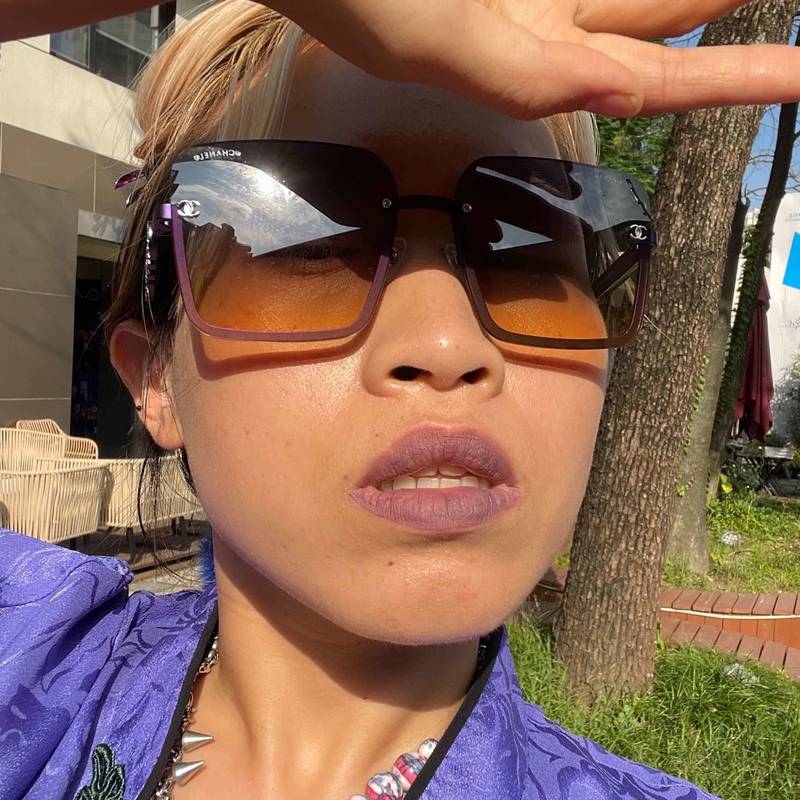 香奈儿 墨镜 茶色撞深咖 美到爆! 只怪