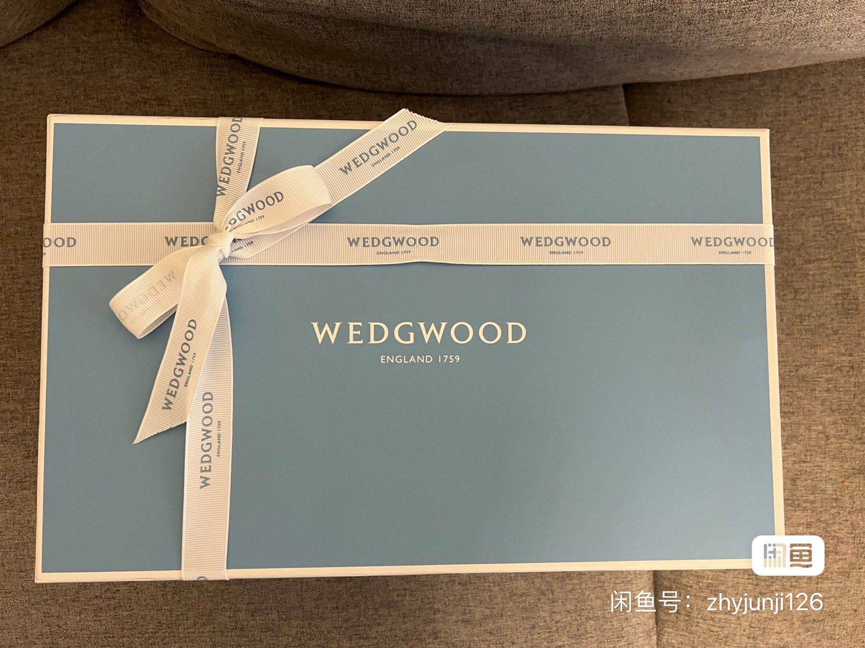 Wedgwood欢愉假日树莓2杯2碟 全新包邮