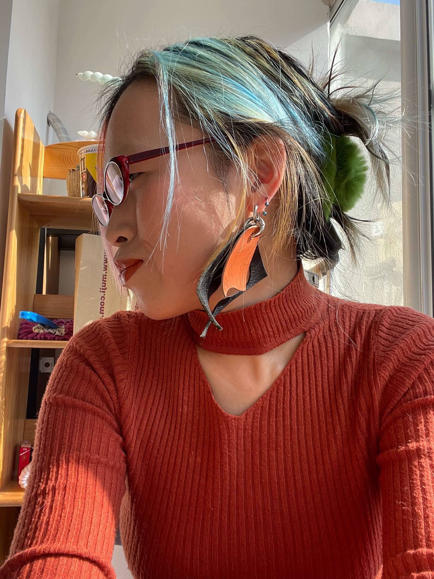 回收皮料制作的耳环配饰_2