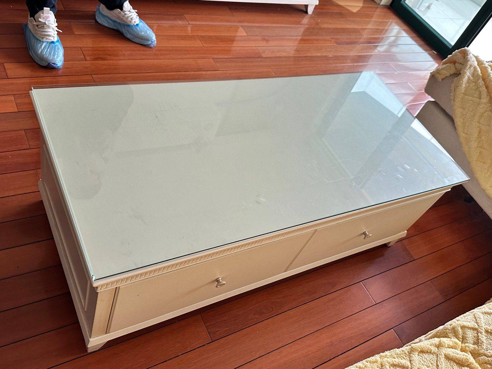 Elegant European style wooden coffee table (two drawers)