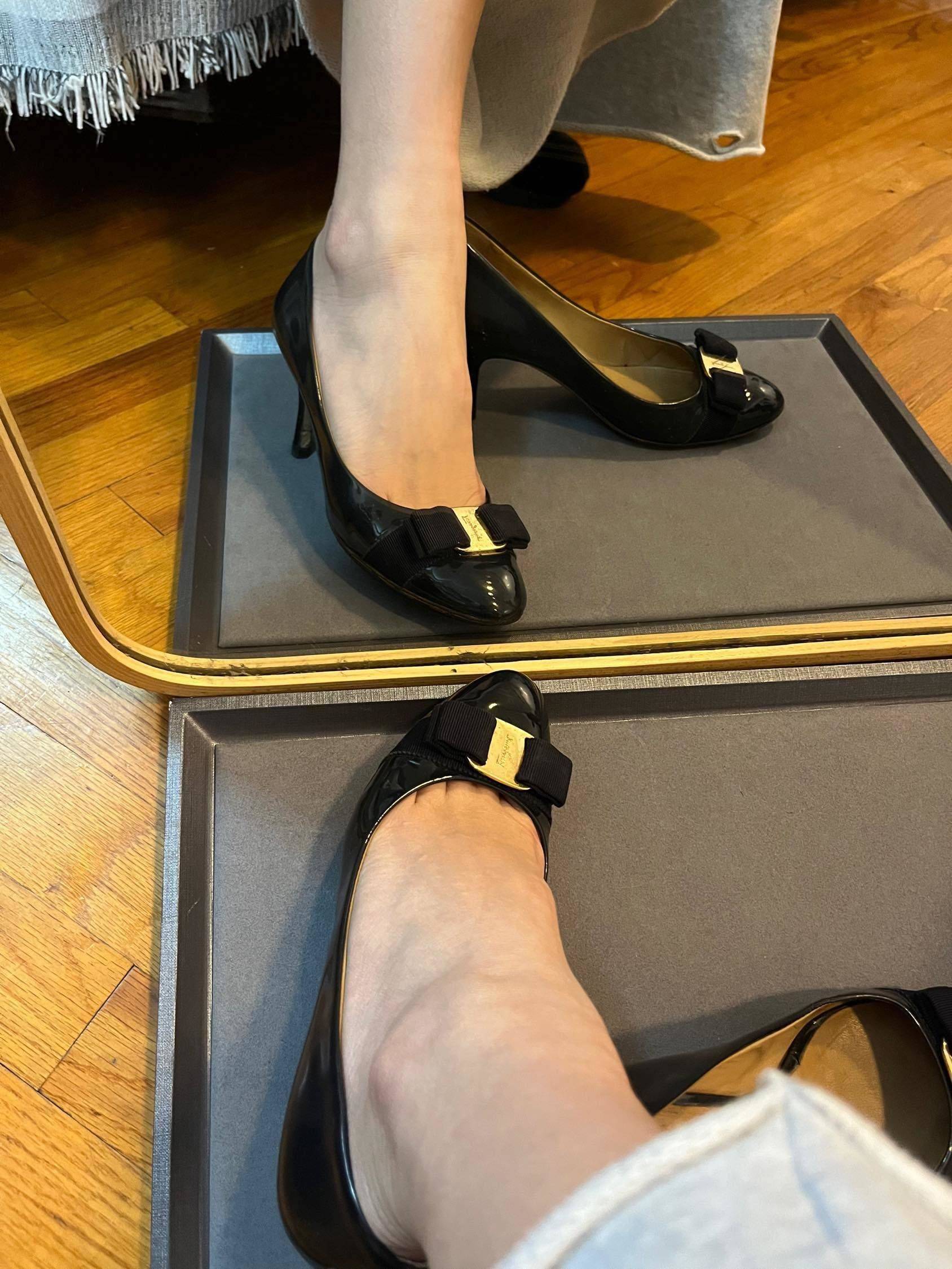 Ferragamo  Carla Patent Pumps 👠 