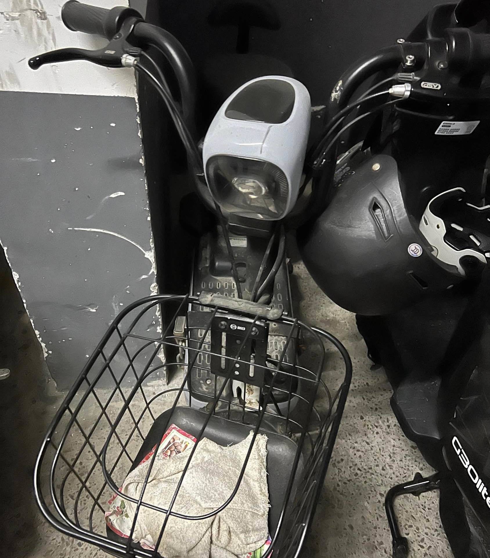 本人自用新日锂电池电动车,有牌照,电池原