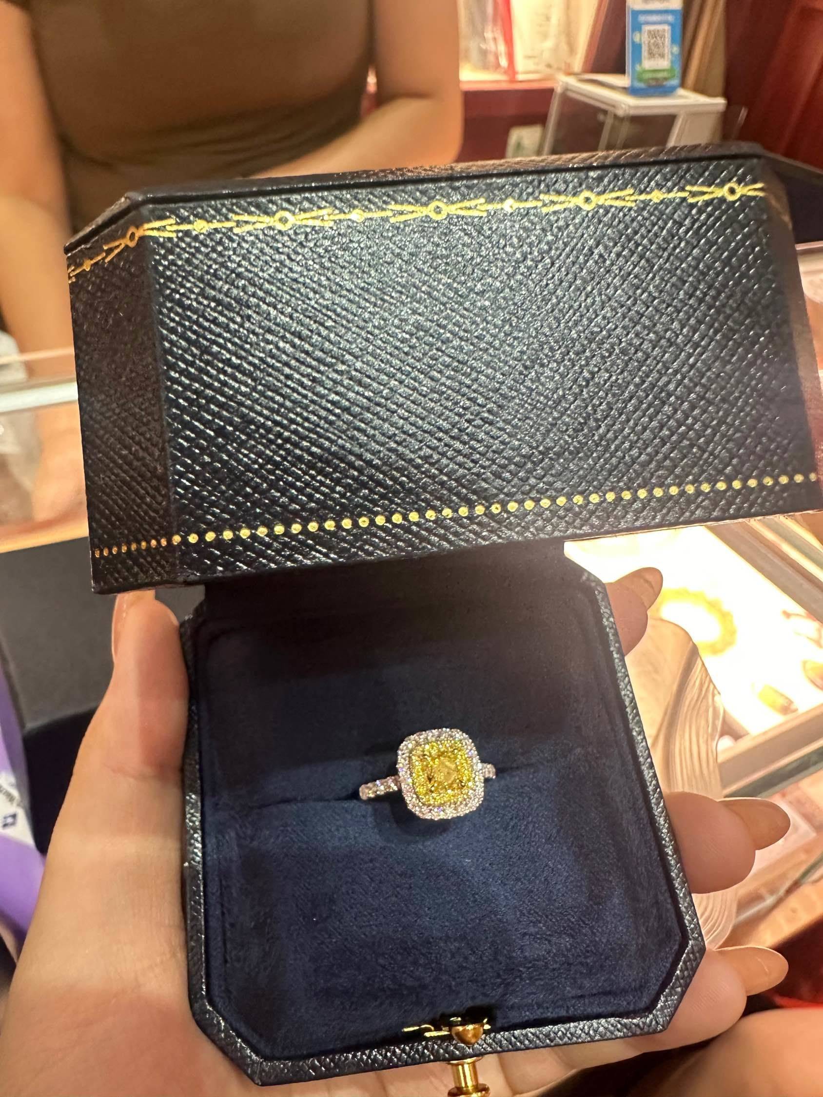 T家同款方糖黄钻 主钻1克拉有证书 全新