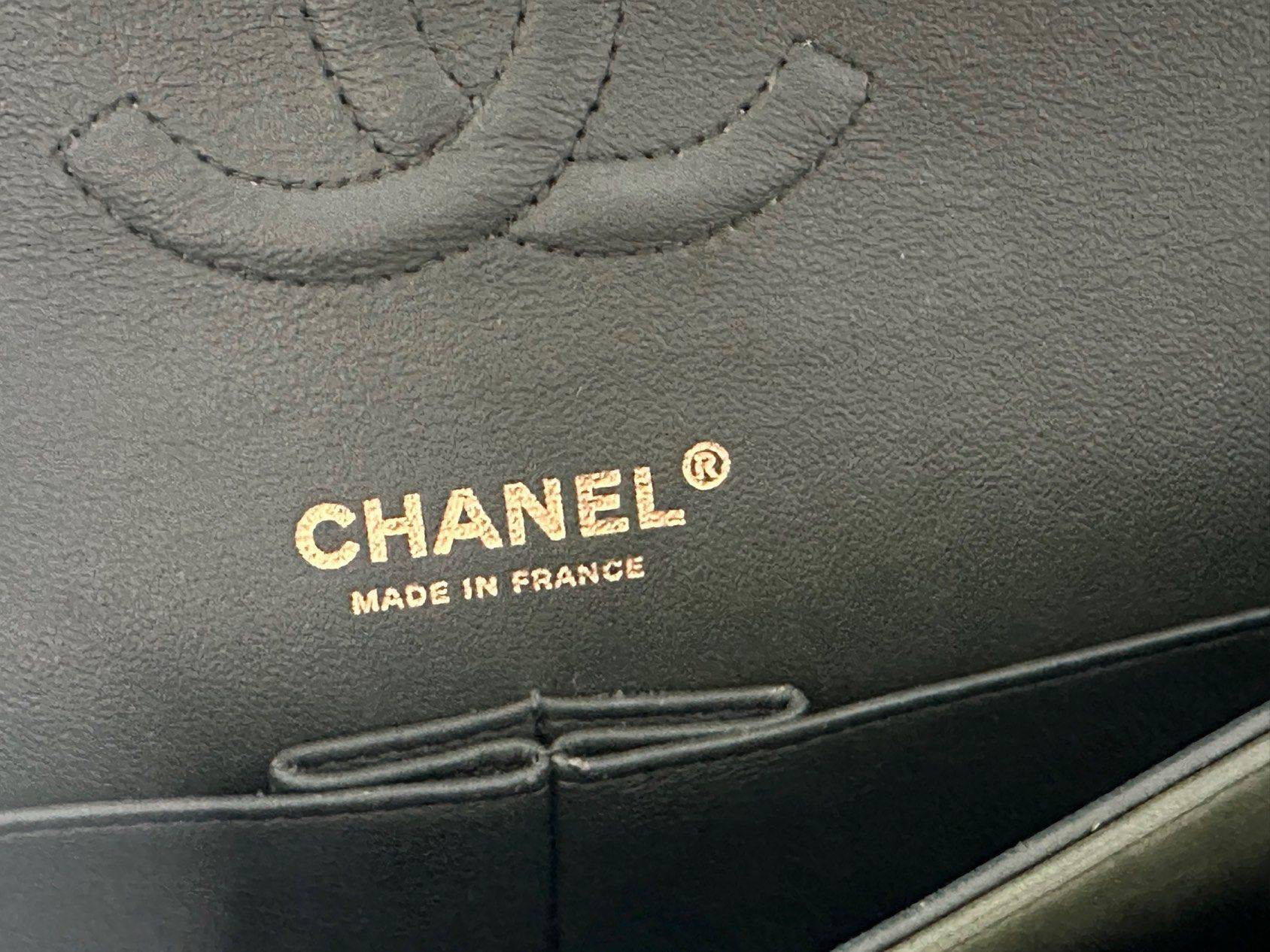 香奈儿限量款，原价38000，没背过几次_4