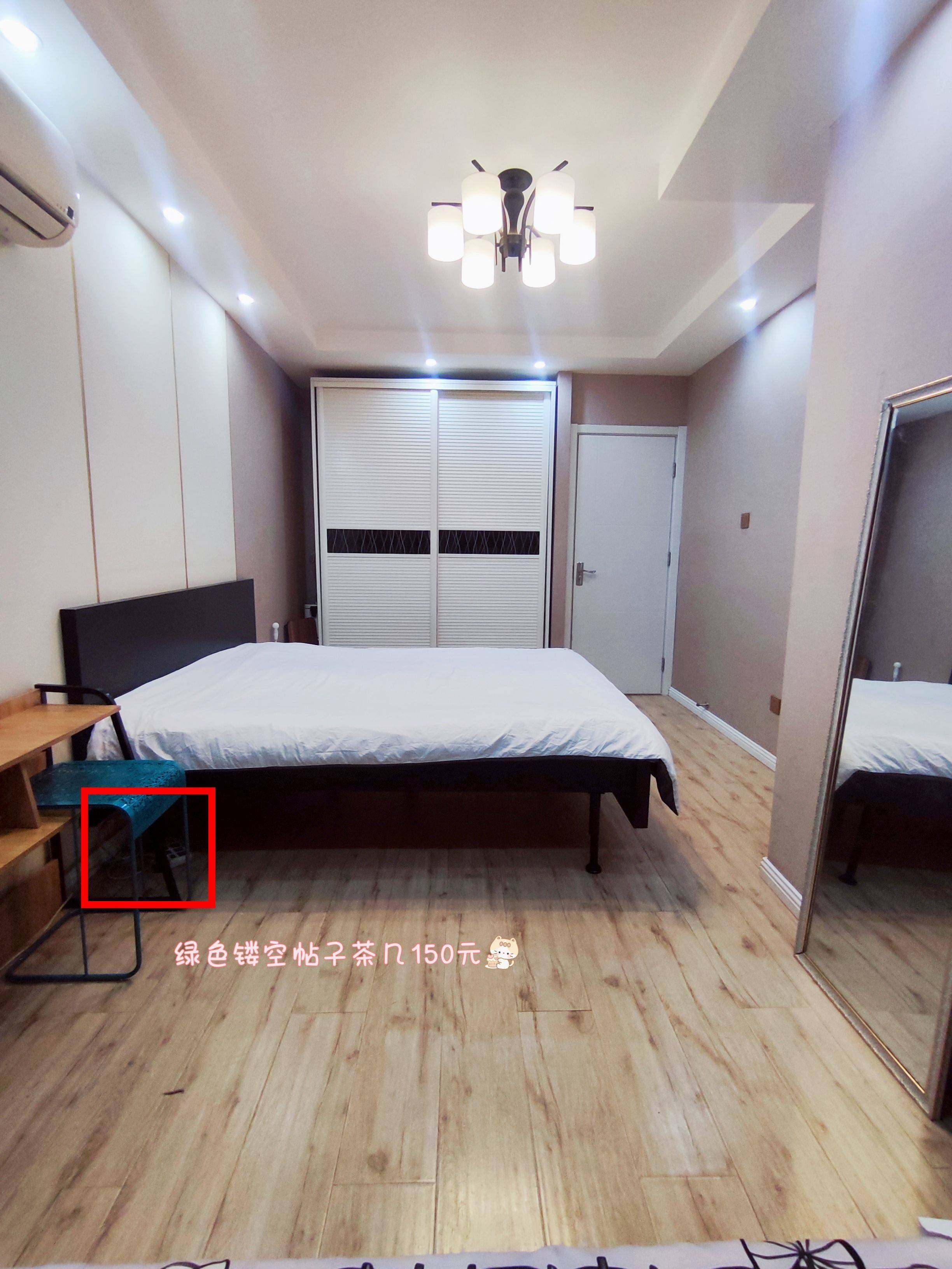 出售一个法式镂空铁艺茶几150元