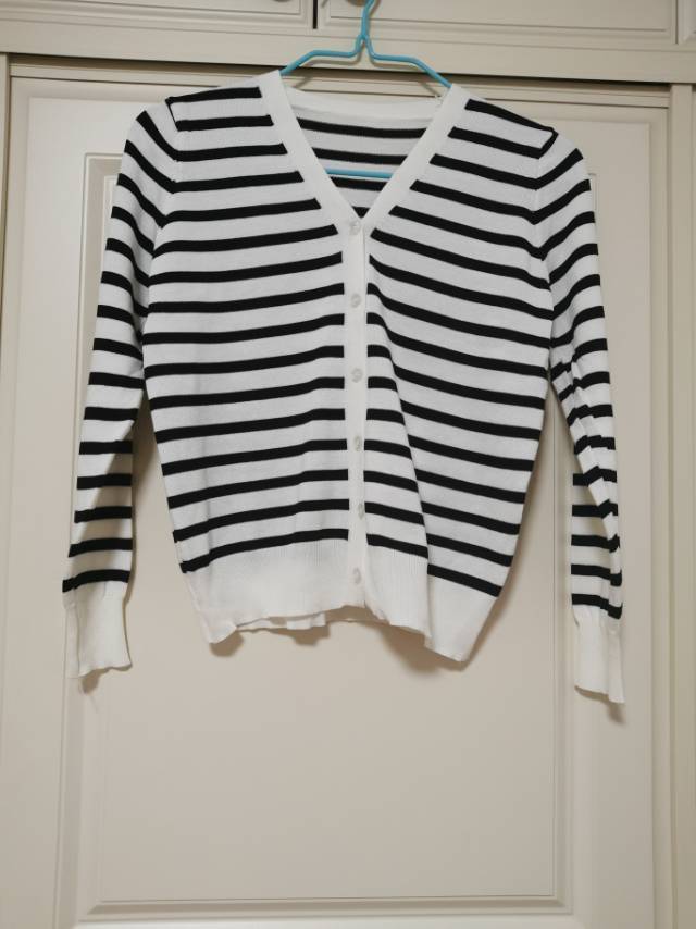 Women's sweater