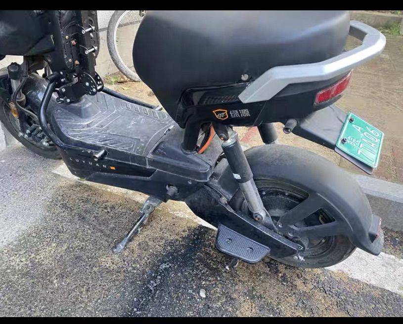 绿源液冷电动车 _1