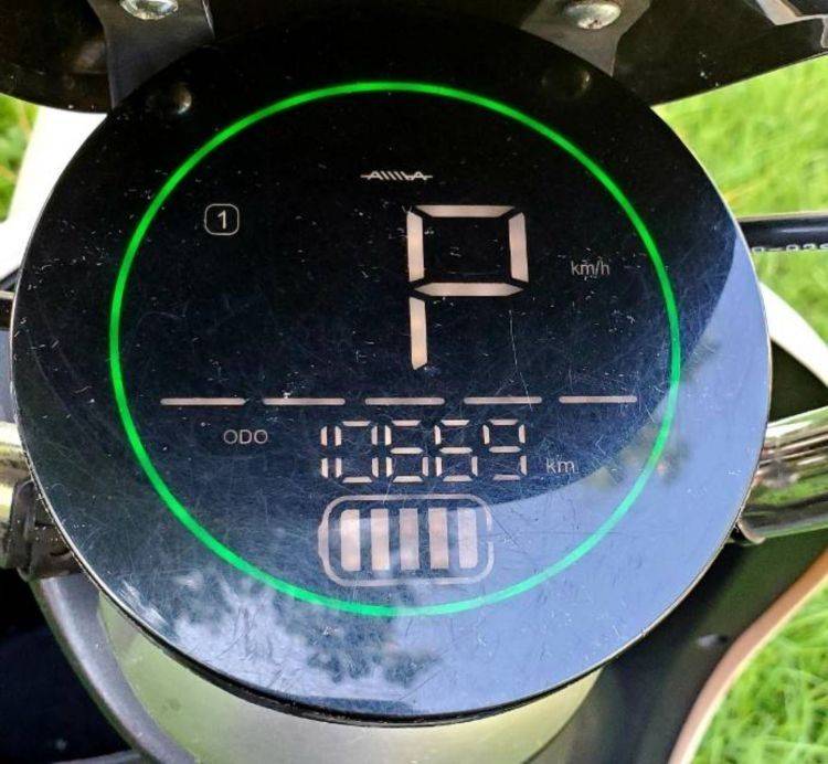 The maximum speed is_4
