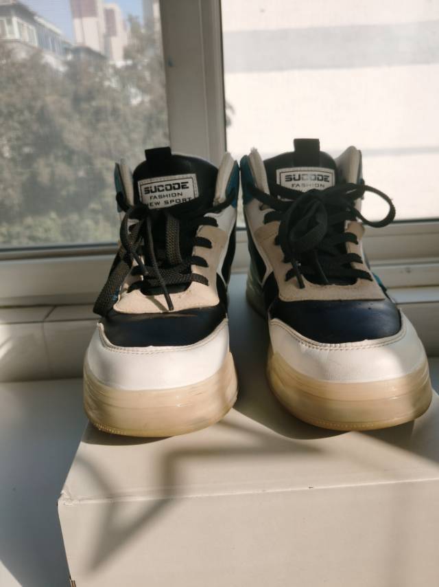 Sneakers_2