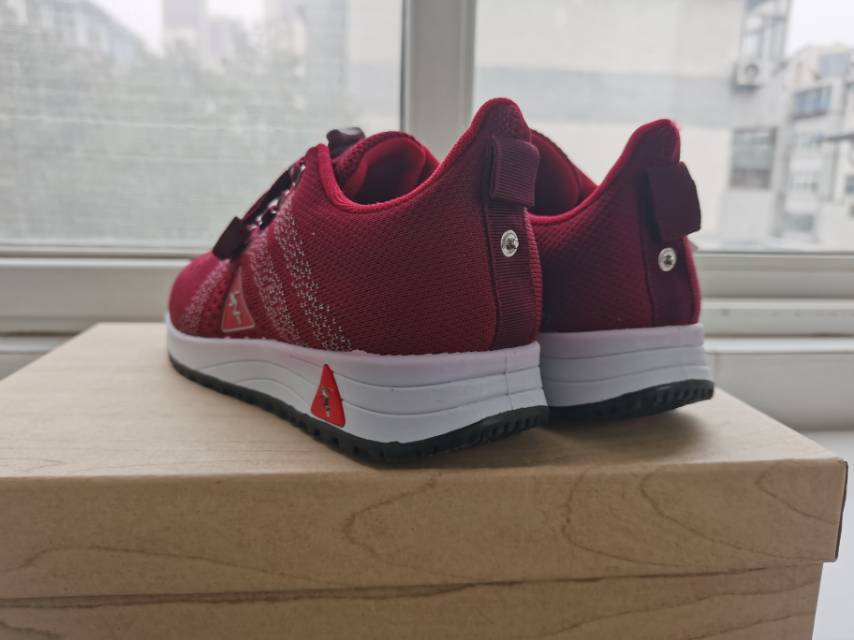 Sneakers / 39_3