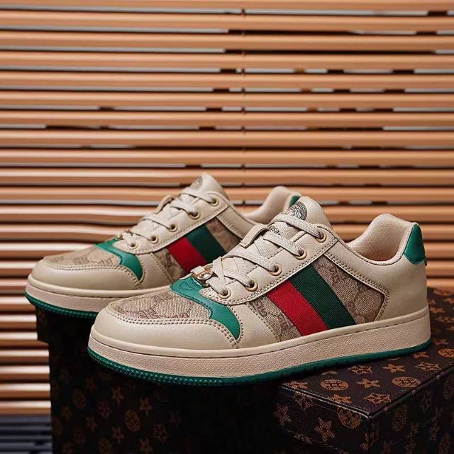 Sneakers/43