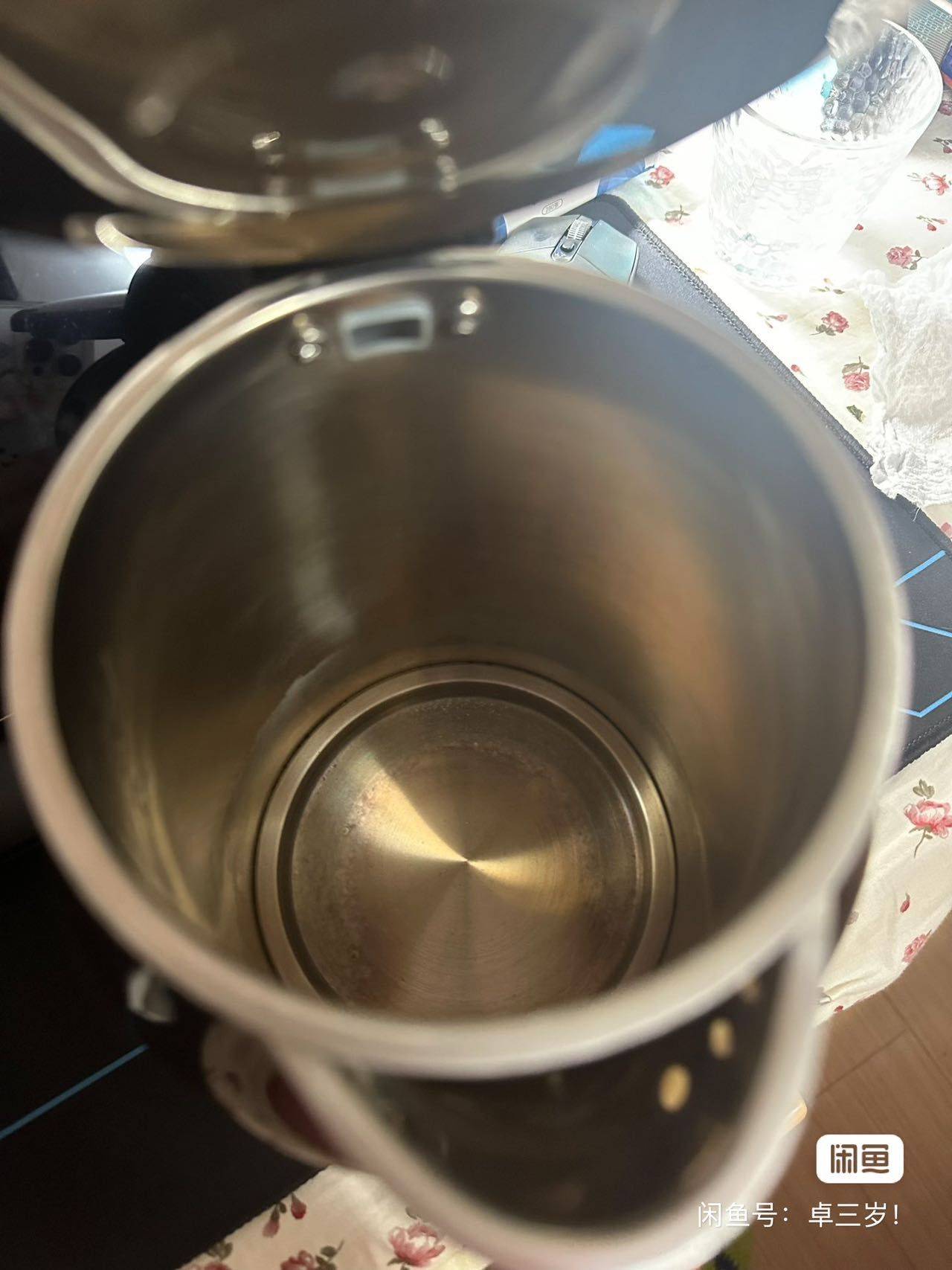 【苏泊尔电热水壶，1.5L容量，功能完好