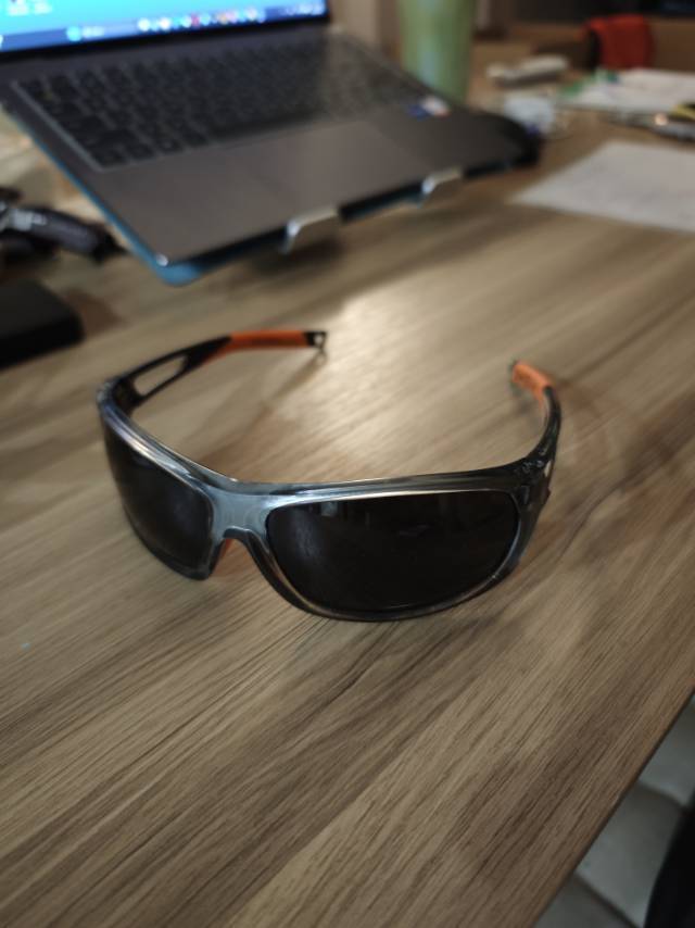 Sports sunglasses