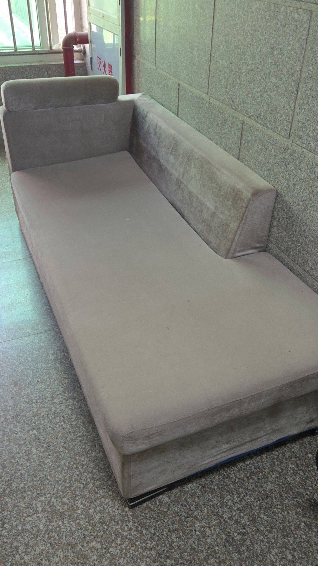 沙发9成新，自提
