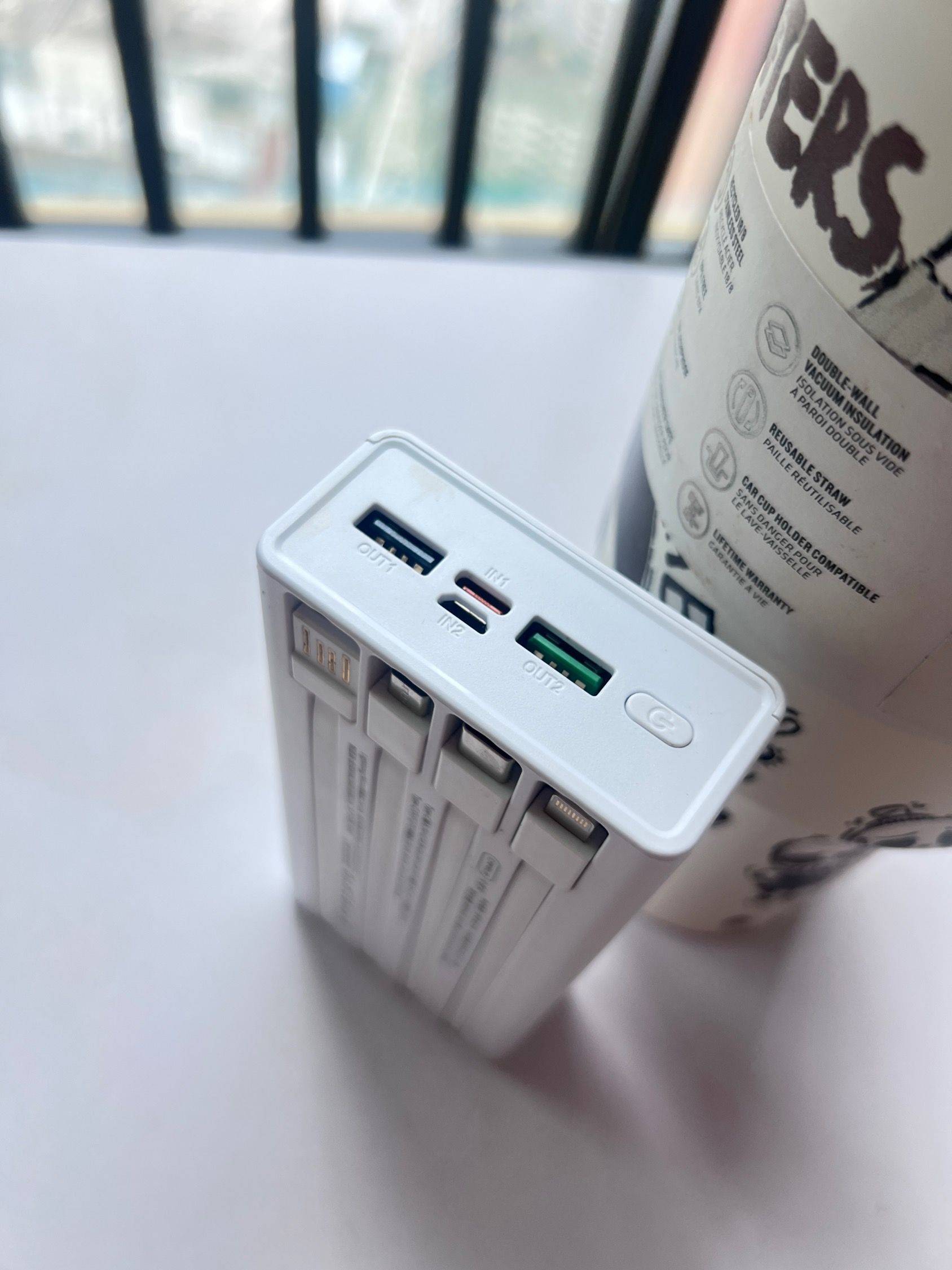 卡斐乐22.5W超级快充充电宝，支持四口_2